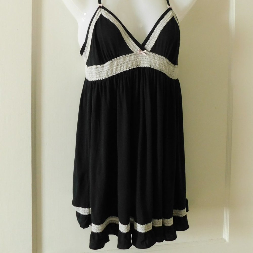 Victoria Secret Baby doll nighty~Black~cream lace